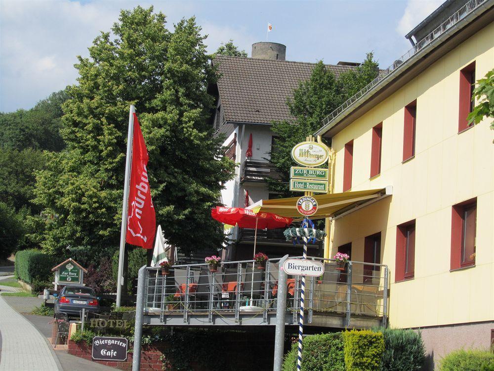 Land-Gut-Hotel Zur Burg Nuerburg Экстерьер фото