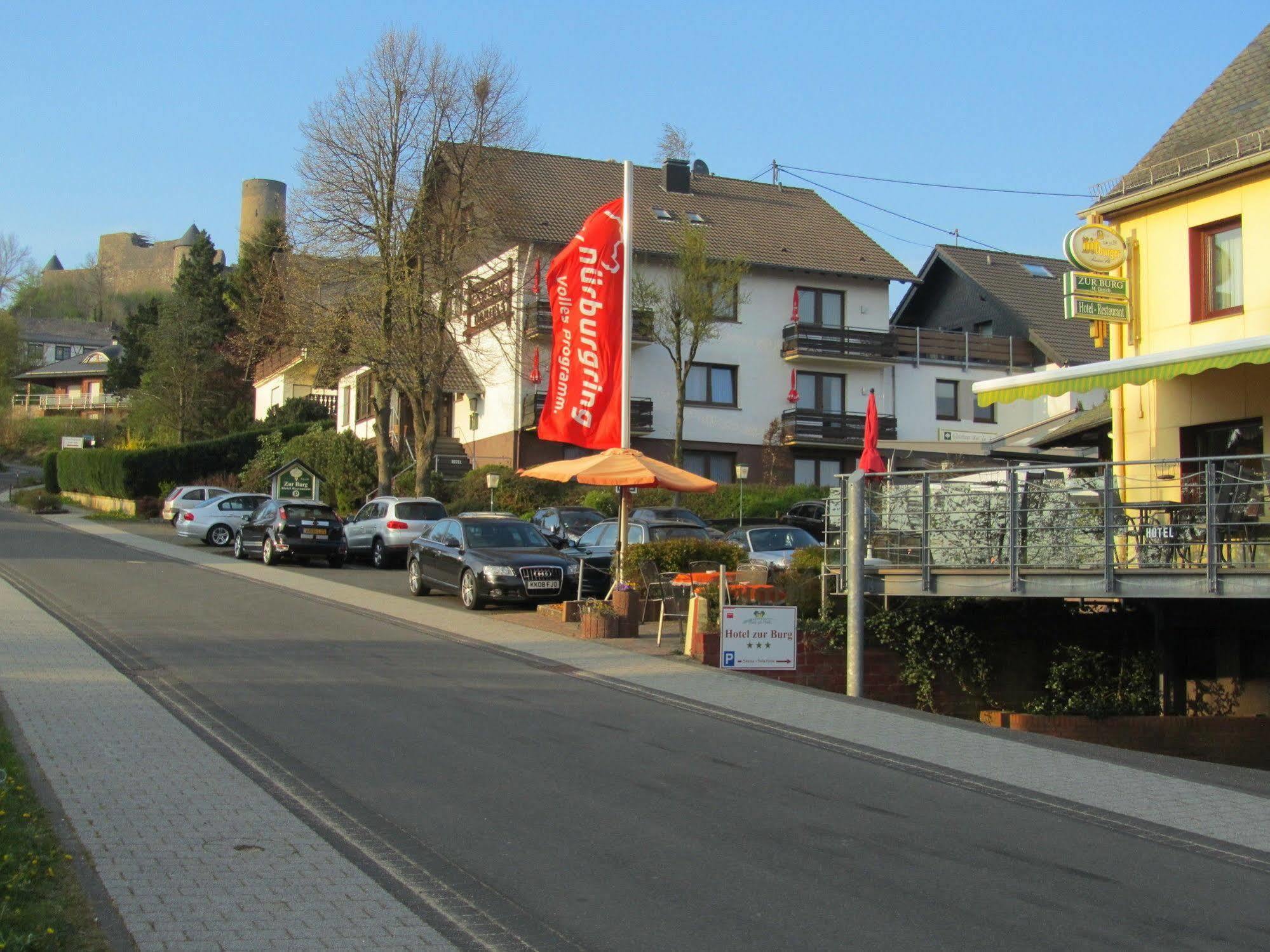 Land-Gut-Hotel Zur Burg Nuerburg Экстерьер фото